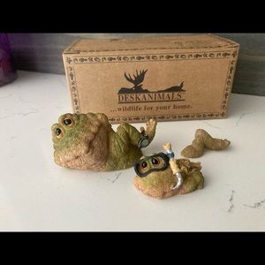The Boyd’s Collection Deskanimals Spitz & Floyd Frogswimium